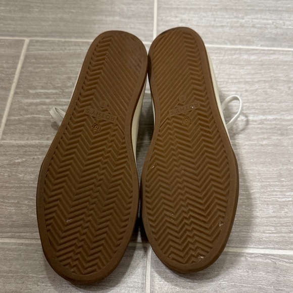 Rothy's Cream Women’s Sneakers with Tan Soles - Picture 2 of 4